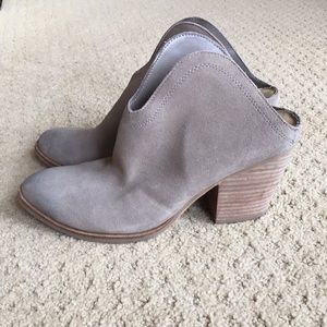 Like New Chinese Laundry Suede Boots 8.5